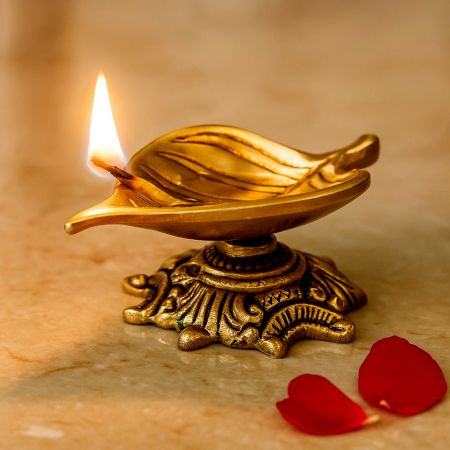 Handmade Brass Leaf Shaped Oil Lamp