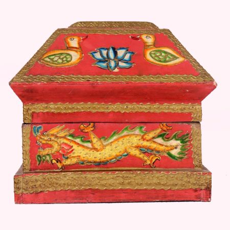 Hut Shape Beautiful Wooden Box for Home Decoration