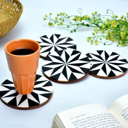 Kaleidoscope Pattern Wooden And Resin Coasters Inn Set Of 4