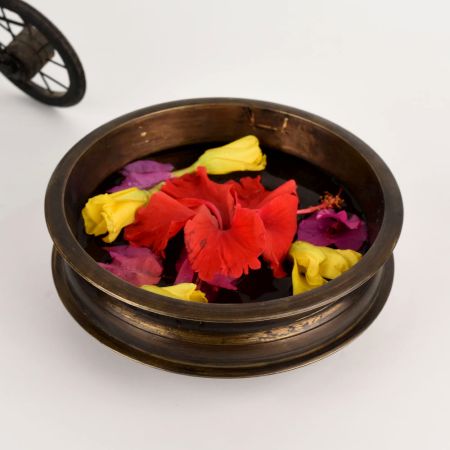 Antique Finish Round Brass Urli for Decor