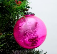 Set Of 4 Piece Pink Leaf Cut Christmas Hanging