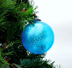 Set Of 4 Piece Turquoise Leaf Cut Christmas Hanging