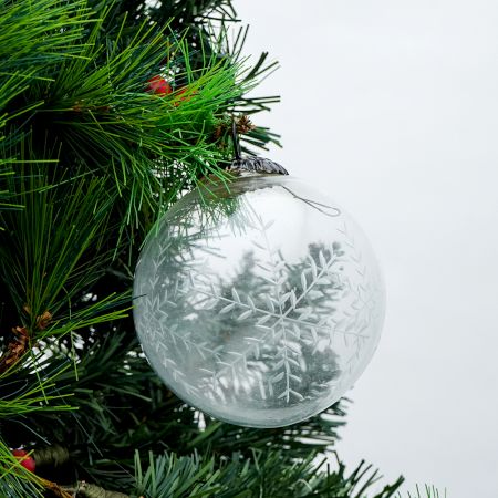 Set Of 4 Piece Clear Leaf Cut Round Christmas Hanging